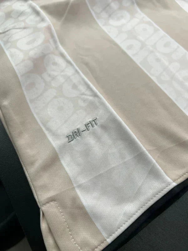 Retro 2010 Fan Shirt